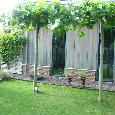 De Greenhouse Homestay *