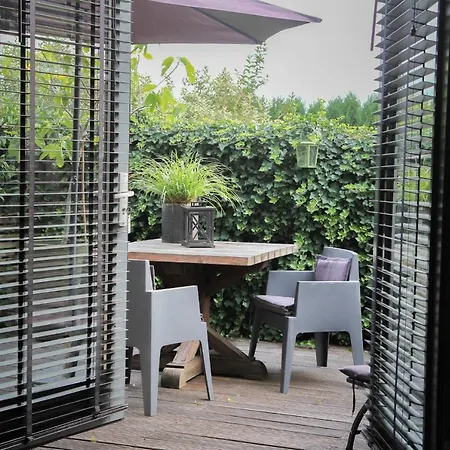 Homestay De Greenhouse *